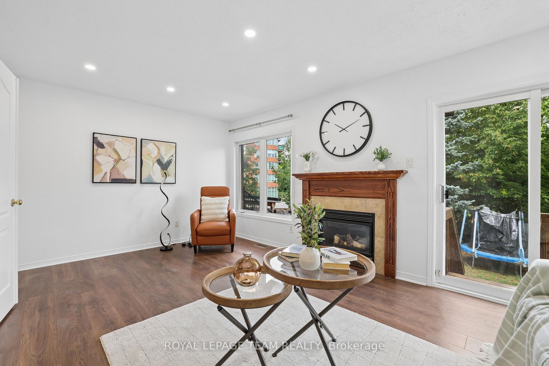 Photo 9 of 19 Great Oak Private, Ottawa, Riverview Park — HOMEH