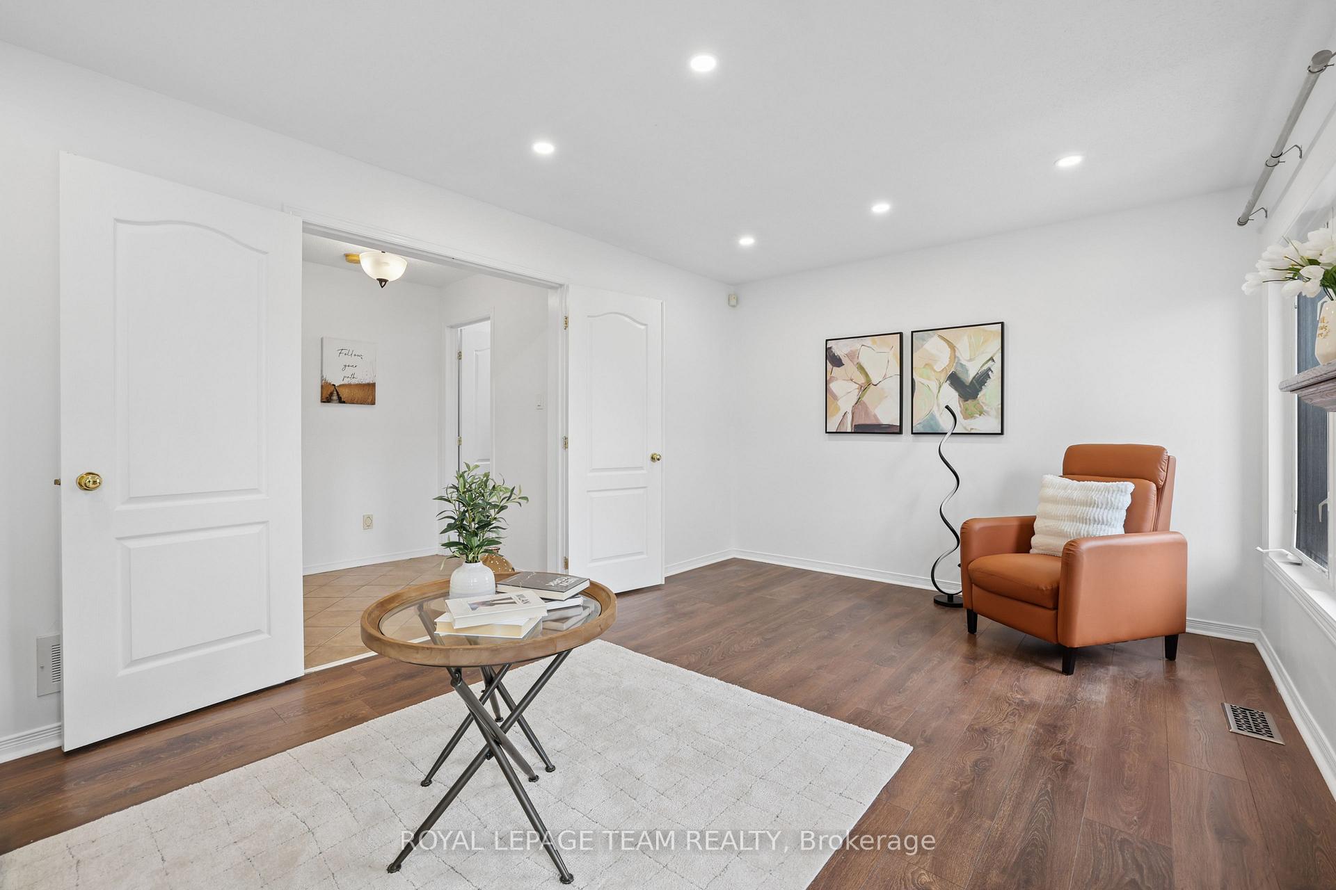 Photo 10 of 19 Great Oak Private, Ottawa, Riverview Park — HOMEH
