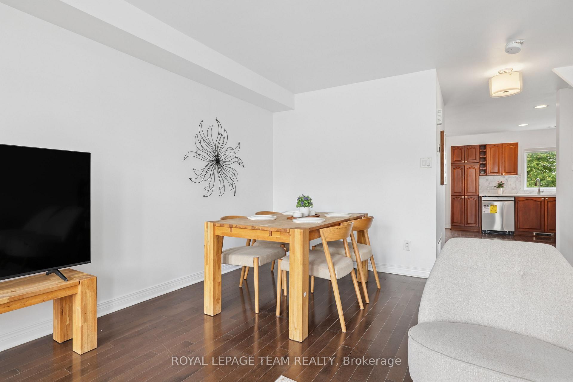 Photo 16 of 19 Great Oak Private, Ottawa, Riverview Park — HOMEH