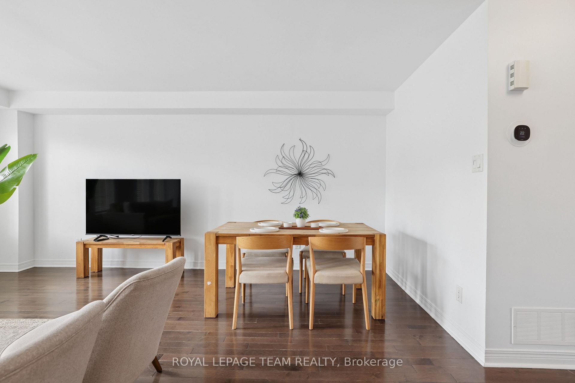 Photo 17 of 19 Great Oak Private, Ottawa, Riverview Park — HOMEH