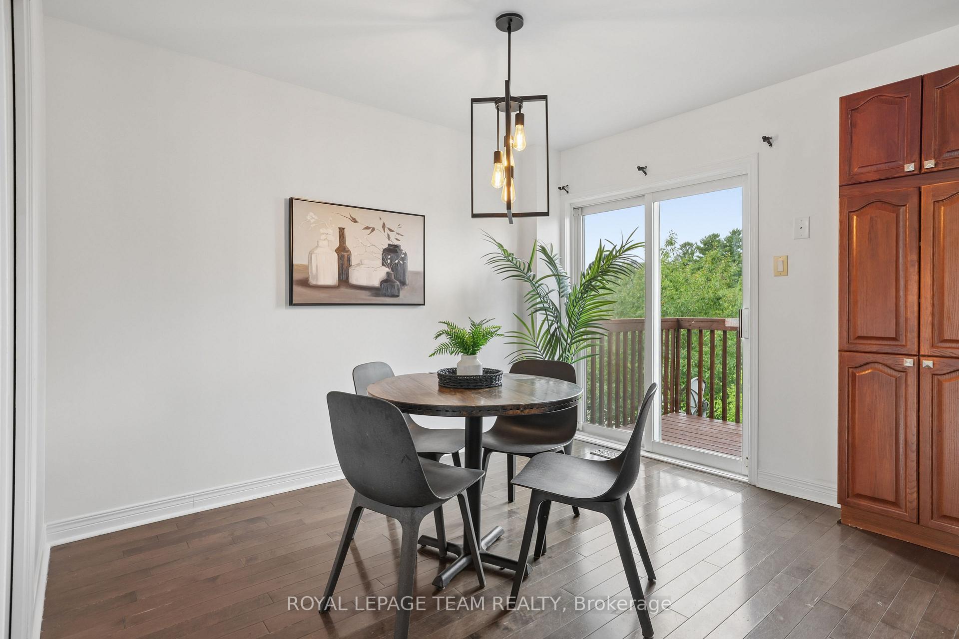 Photo 18 of 19 Great Oak Private, Ottawa, Riverview Park — HOMEH
