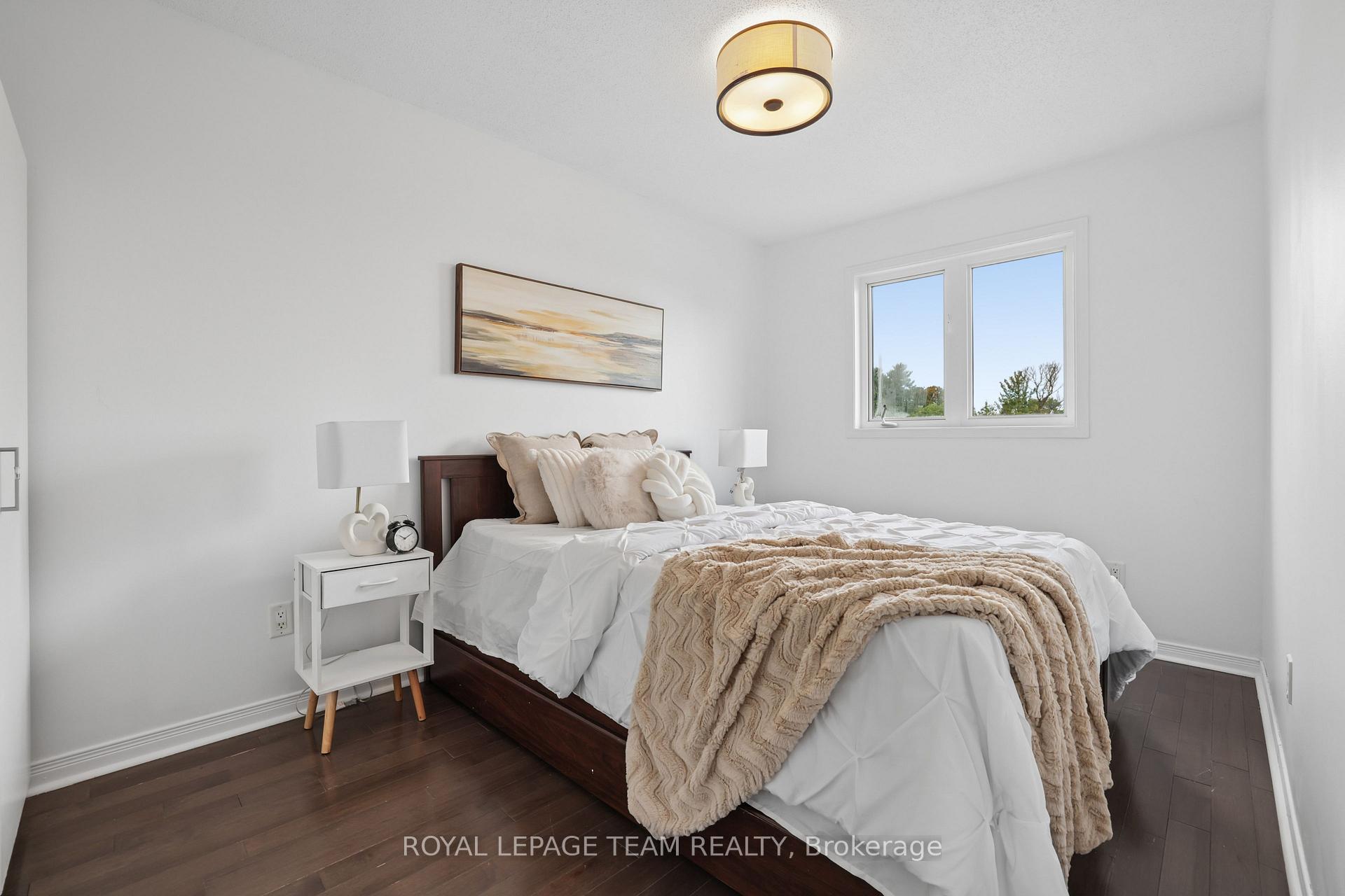 Photo 27 of 19 Great Oak Private, Ottawa, Riverview Park — HOMEH