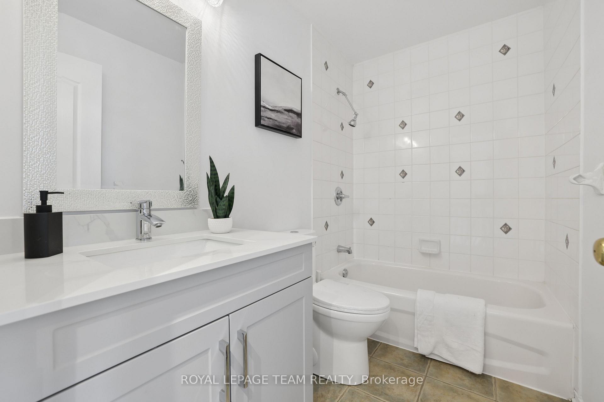 Photo 30 of 19 Great Oak Private, Ottawa, Riverview Park — HOMEH