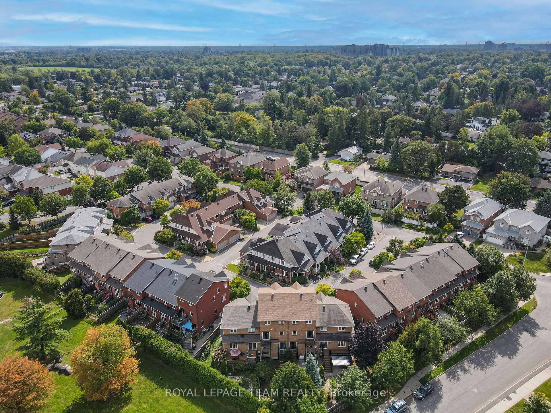 Photo 38 of 19 Great Oak Private, Ottawa, Riverview Park — HOMEH
