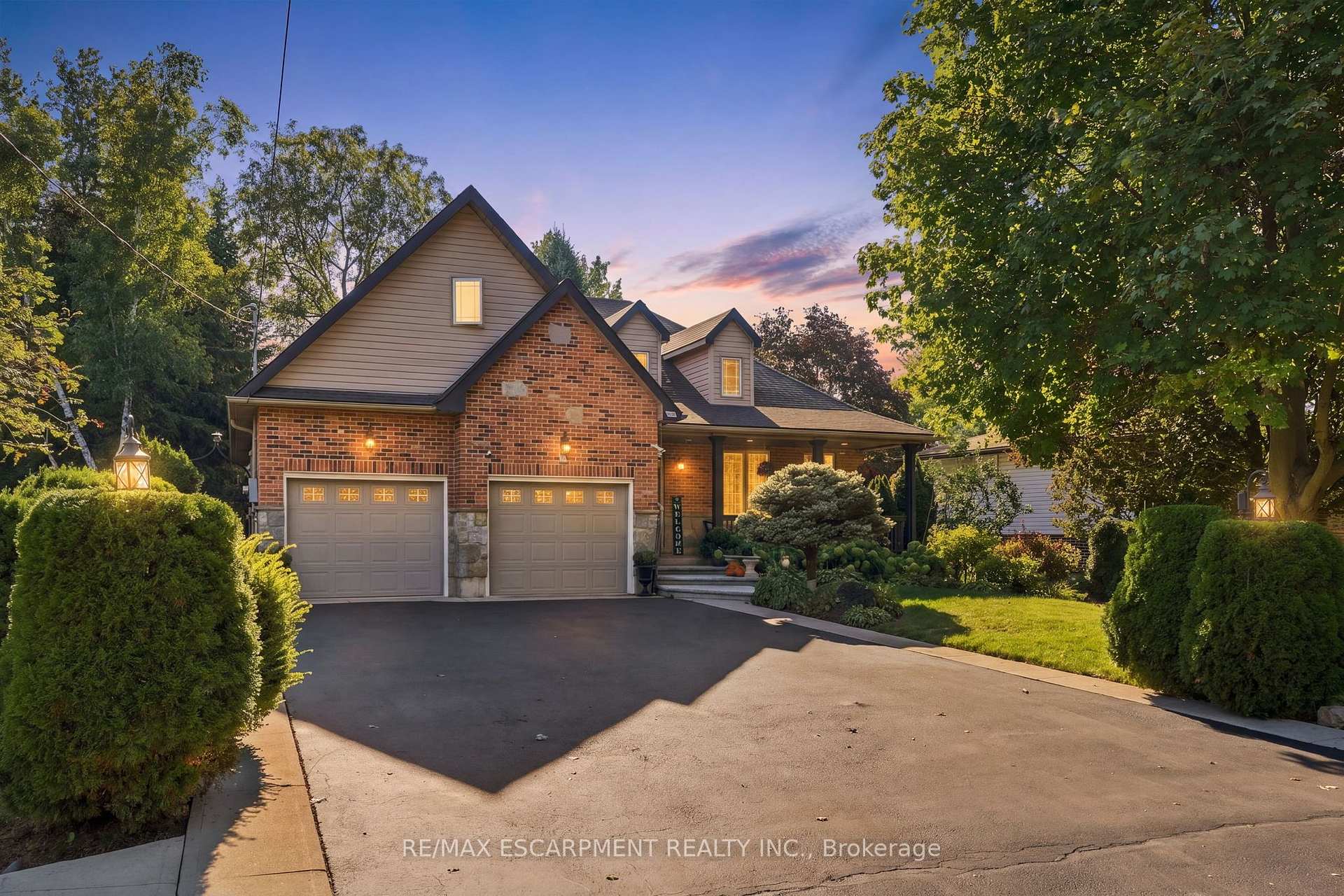 Photo 1 of 4 Summit Drive, Hamilton, Waterdown — HOMEH