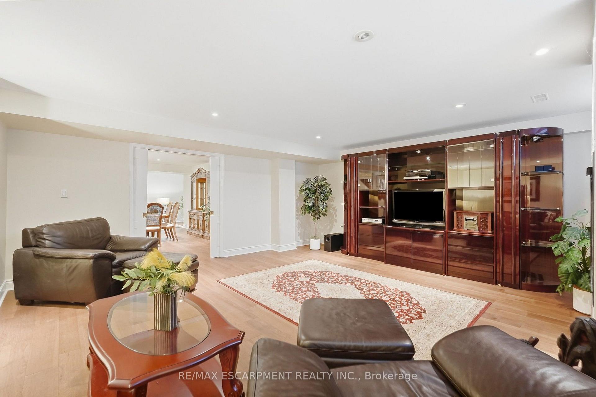 Photo 38 of 4 Summit Drive, Hamilton, Waterdown — HOMEH
