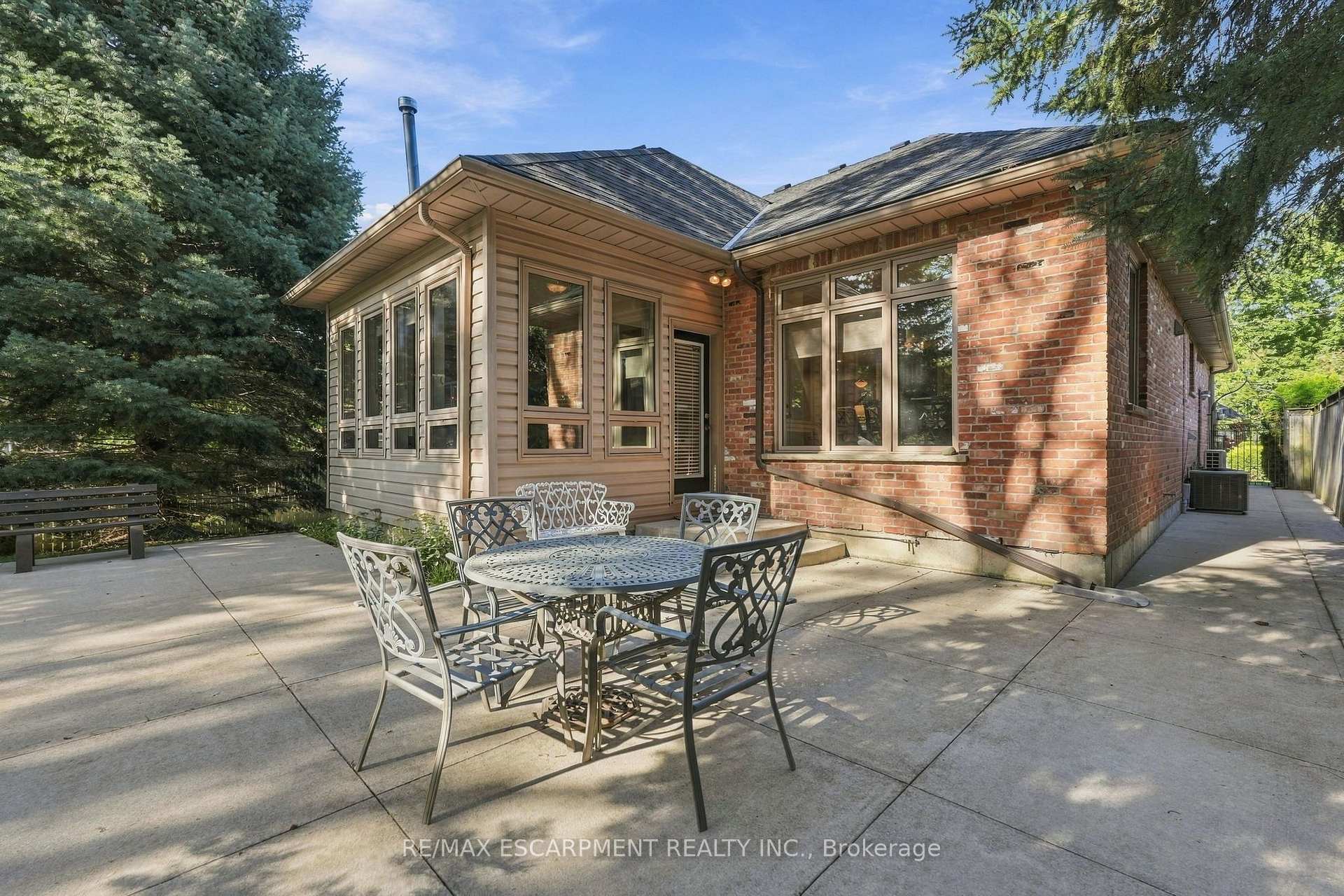 Photo 42 of 4 Summit Drive, Hamilton, Waterdown — HOMEH