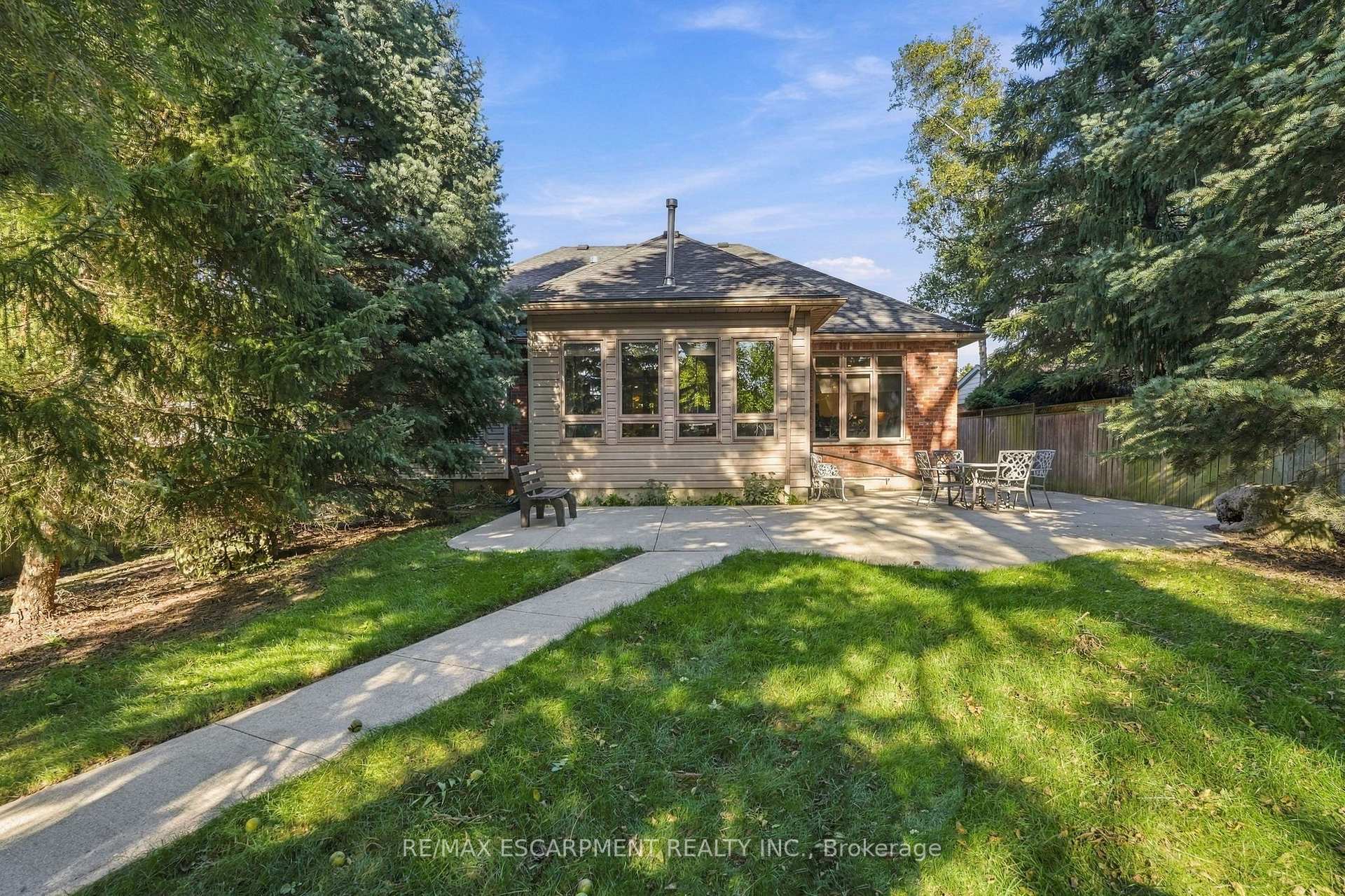 Photo 45 of 4 Summit Drive, Hamilton, Waterdown — HOMEH
