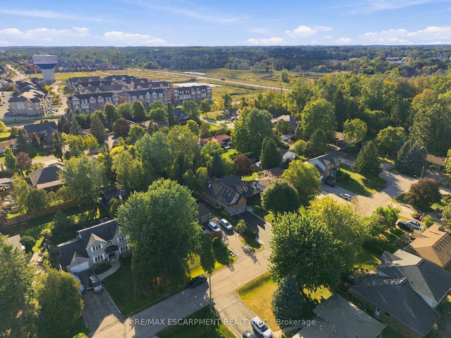 Photo 47 of 4 Summit Drive, Hamilton, Waterdown — HOMEH