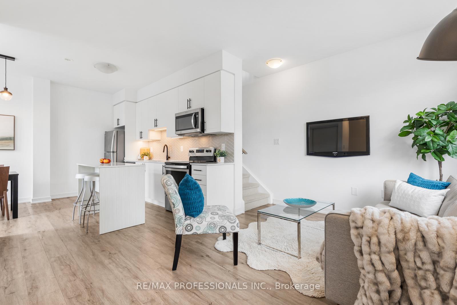 Photo 2 of 1 Lochlin Street, Vaughan, Vaughan Grove — HOMEH