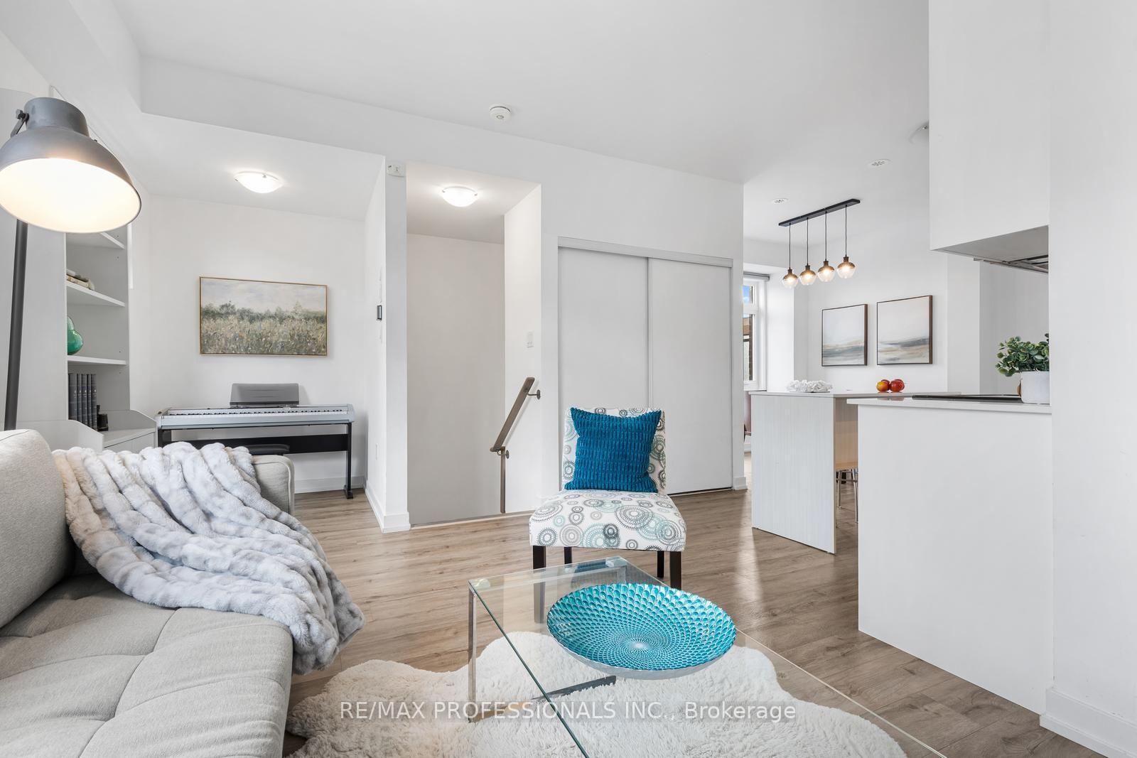 Photo 4 of 1 Lochlin Street, Vaughan, Vaughan Grove — HOMEH