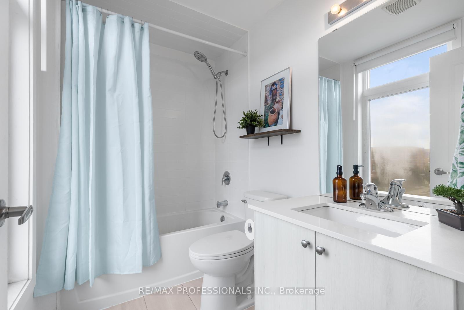 Photo 21 of 1 Lochlin Street, Vaughan, Vaughan Grove — HOMEH