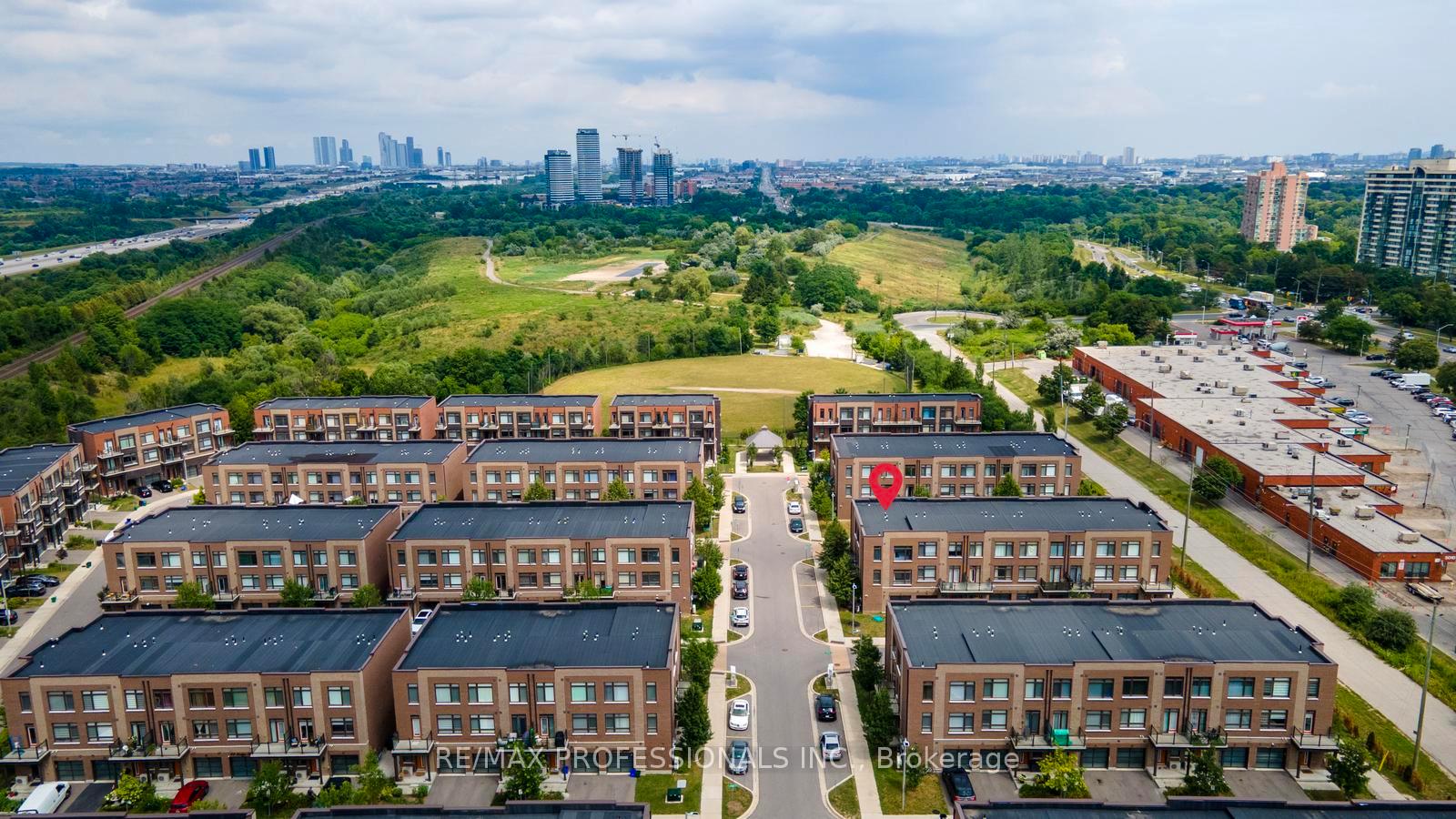 Photo 29 of 1 Lochlin Street, Vaughan, Vaughan Grove — HOMEH