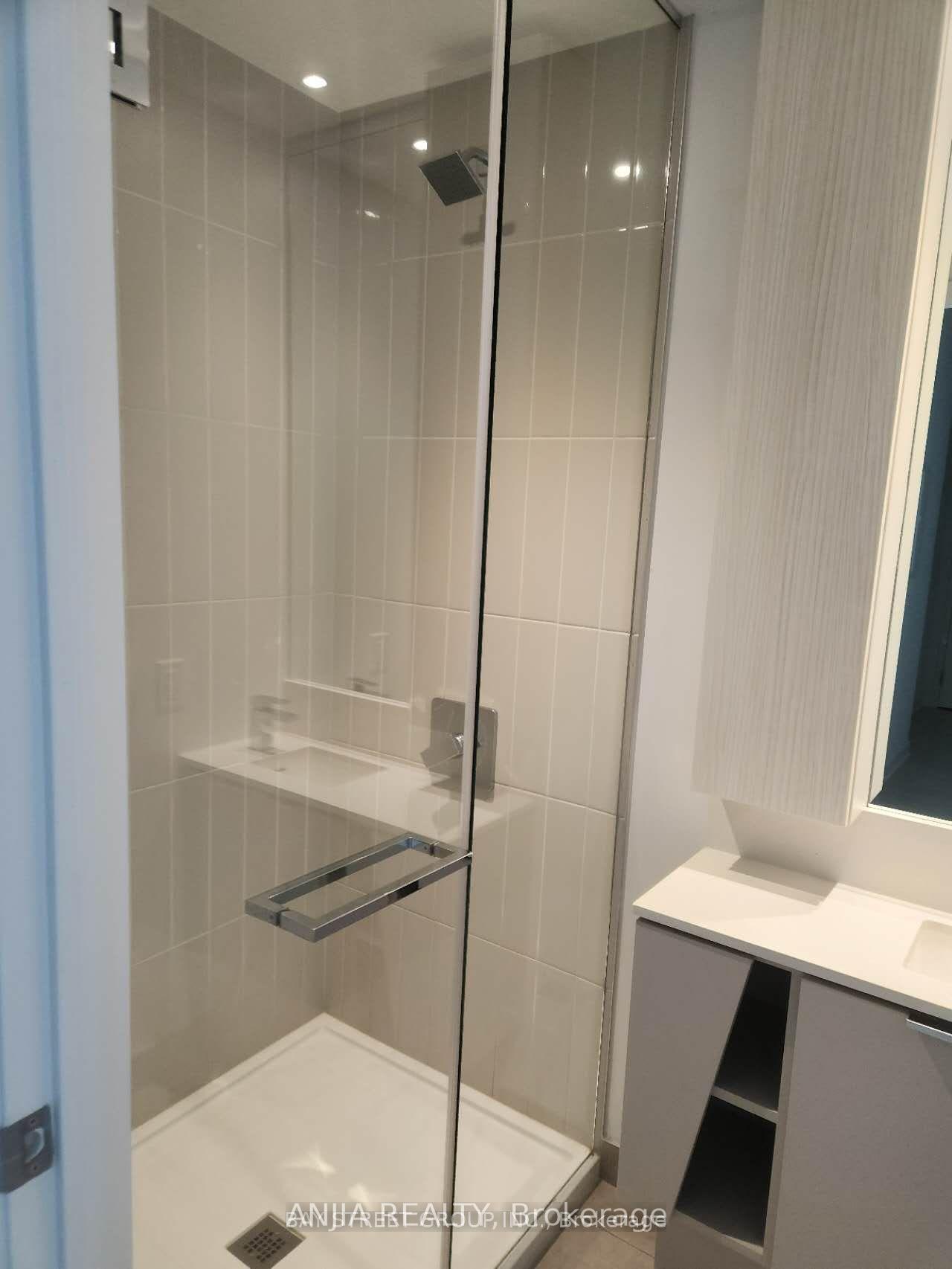 Photo 5 of Unit 4801, 3883 quartz Road, Mississauga, City Centre — HOMEH