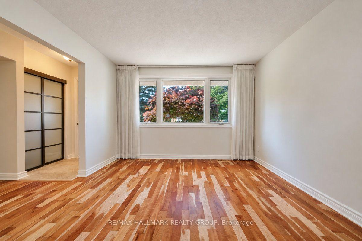Photo 7 of 490 Tisdale Crescent, Ottawa, Beacon Hill North — HOMEH