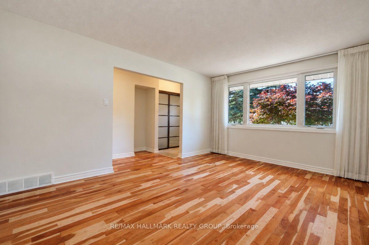 Photo 8 of 490 Tisdale Crescent, Ottawa, Beacon Hill North — HOMEH