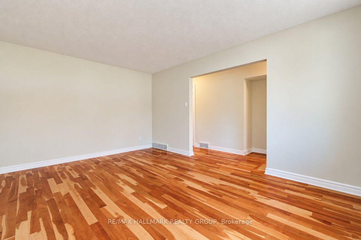 Photo 9 of 490 Tisdale Crescent, Ottawa, Beacon Hill North — HOMEH