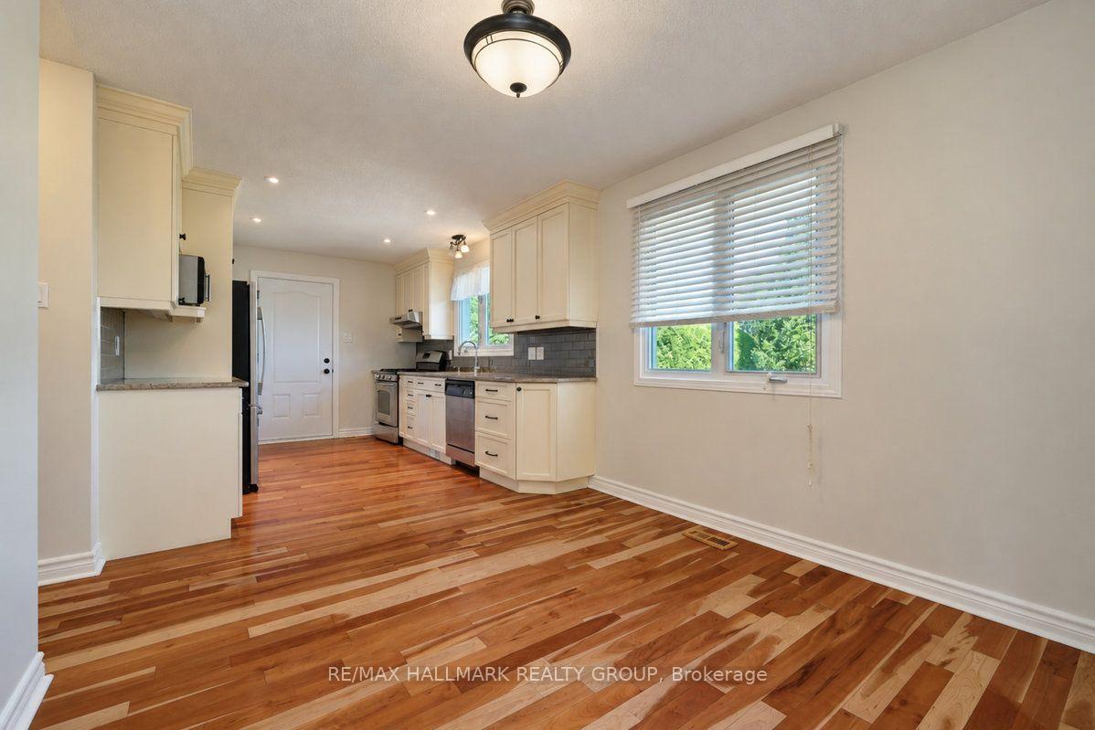Photo 11 of 490 Tisdale Crescent, Ottawa, Beacon Hill North — HOMEH