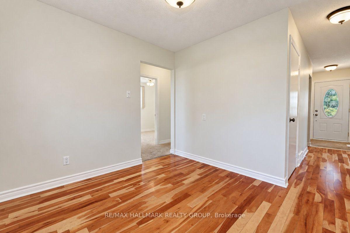 Photo 12 of 490 Tisdale Crescent, Ottawa, Beacon Hill North — HOMEH