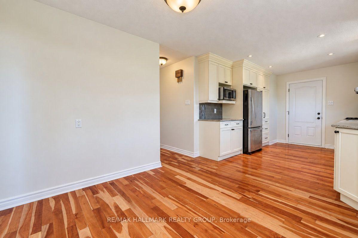 Photo 13 of 490 Tisdale Crescent, Ottawa, Beacon Hill North — HOMEH