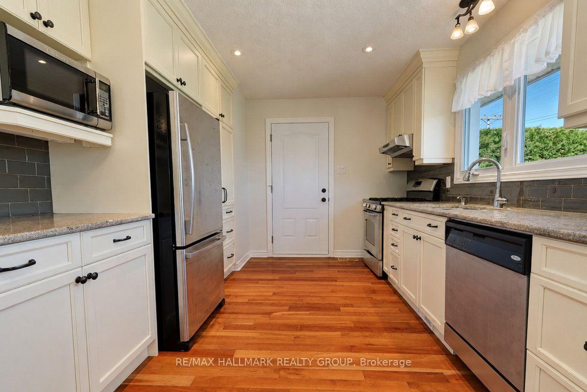 Photo 16 of 490 Tisdale Crescent, Ottawa, Beacon Hill North — HOMEH