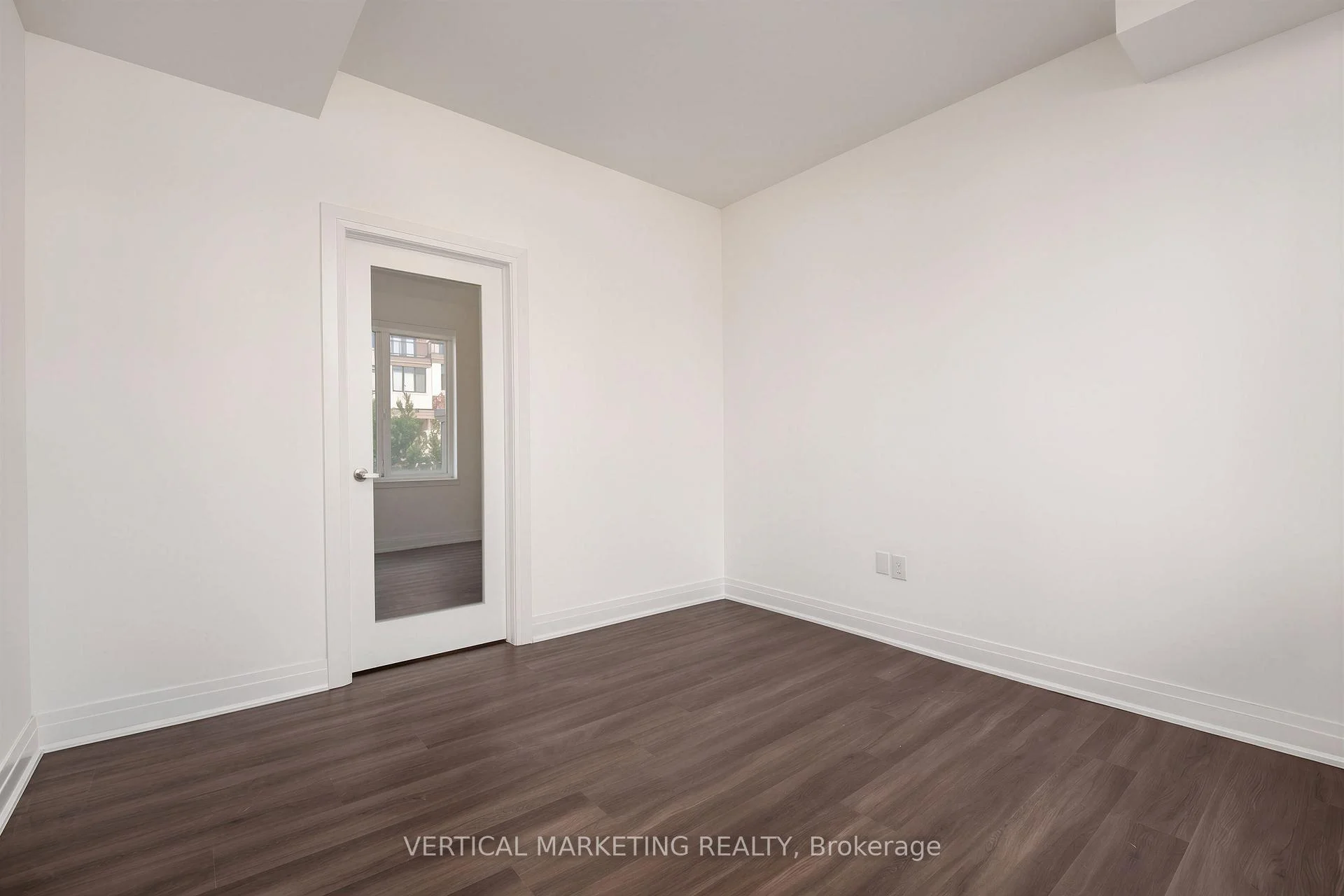 Photo 7 of 587 Marc Santi Boulevard, Vaughan, Patterson — HOMEH