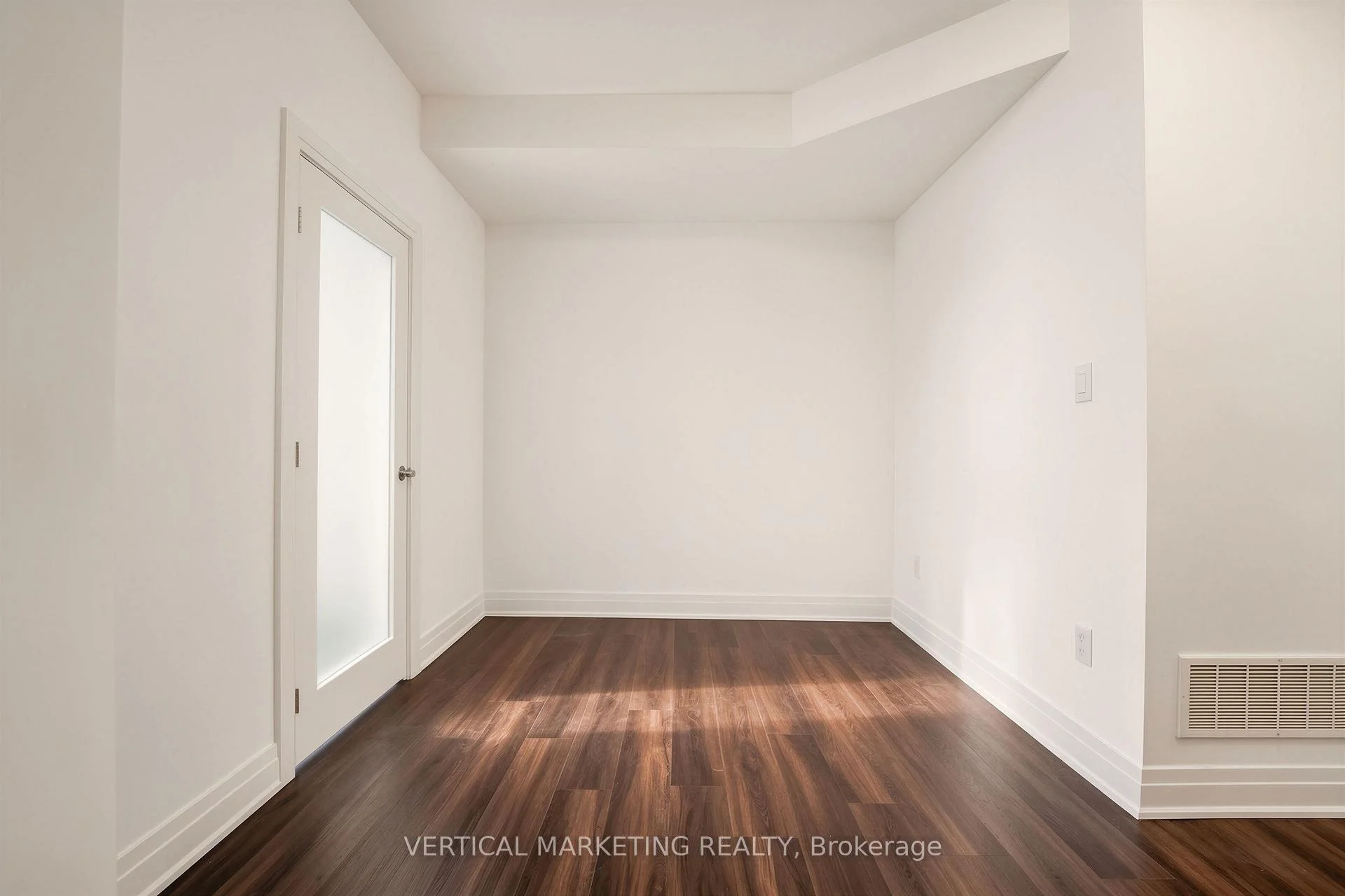 Photo 8 of 587 Marc Santi Boulevard, Vaughan, Patterson — HOMEH