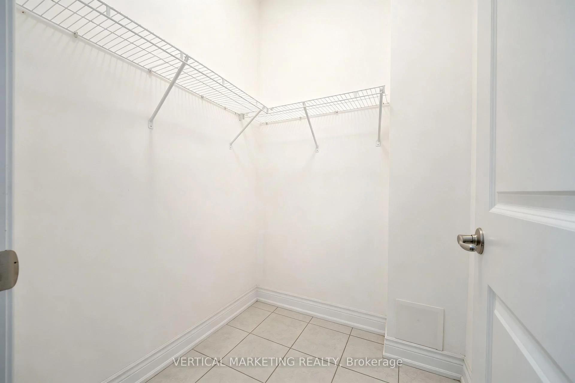 Photo 12 of 587 Marc Santi Boulevard, Vaughan, Patterson — HOMEH