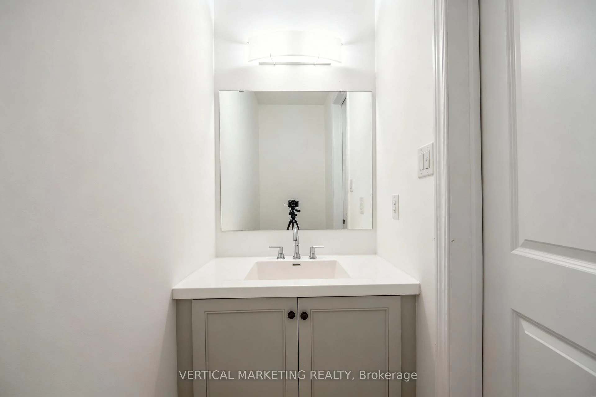 Photo 21 of 587 Marc Santi Boulevard, Vaughan, Patterson — HOMEH
