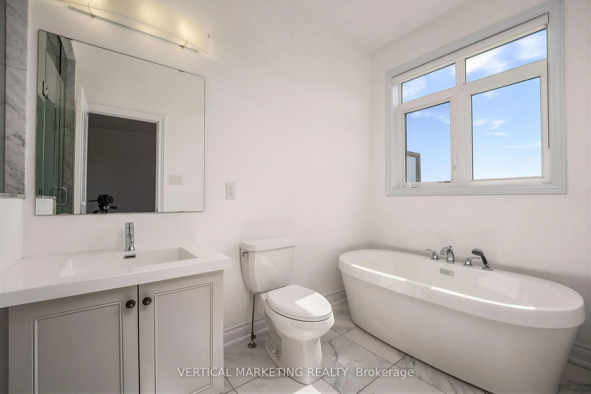 Photo 34 of 587 Marc Santi Boulevard, Vaughan, Patterson — HOMEH