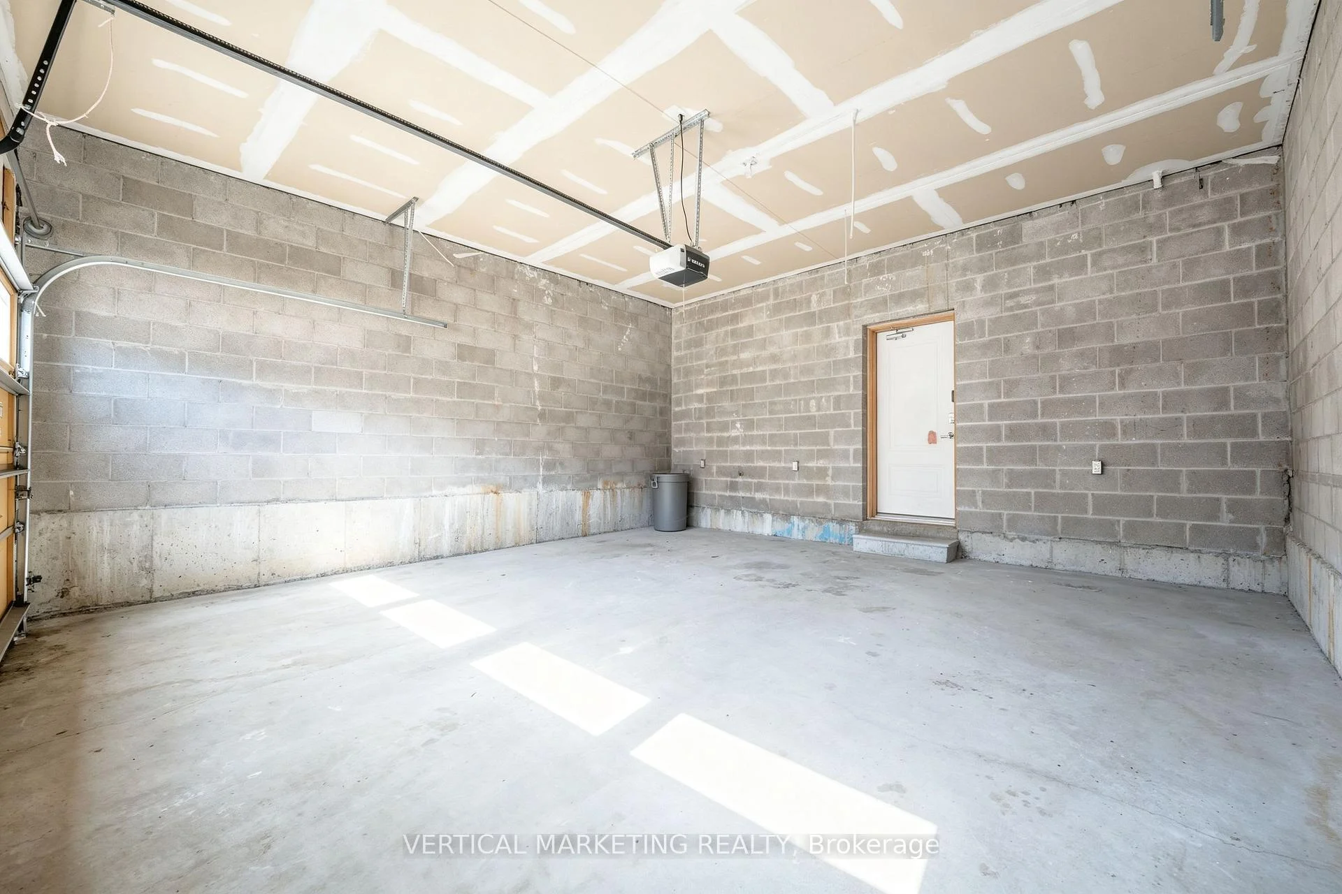 Photo 43 of 587 Marc Santi Boulevard, Vaughan, Patterson — HOMEH