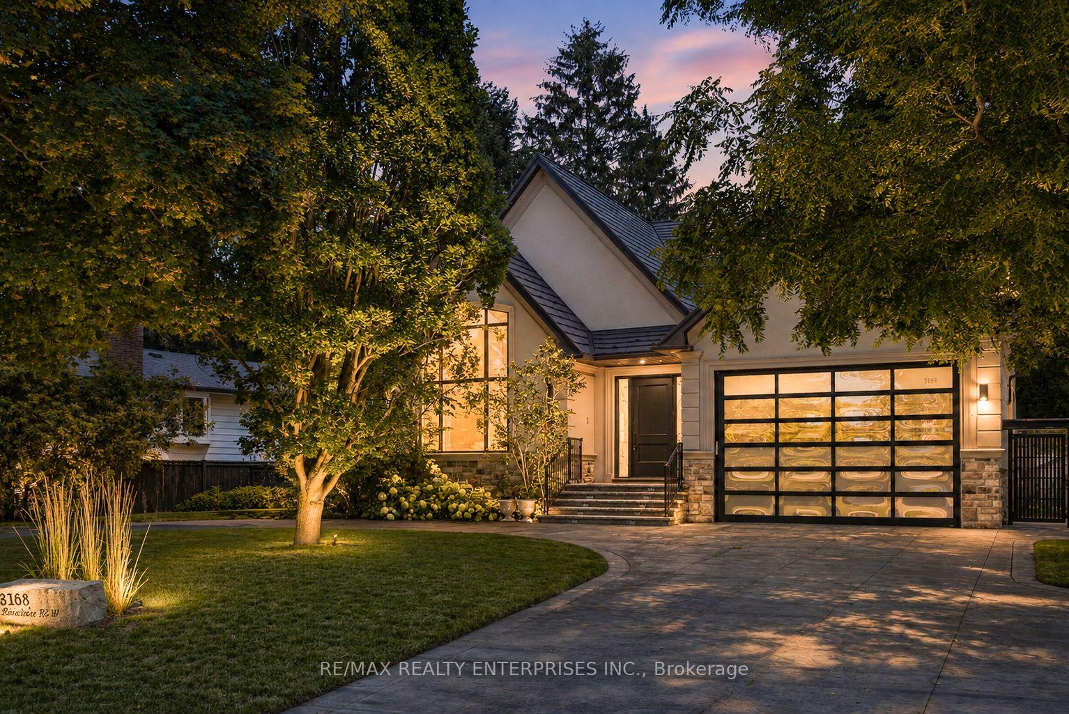 Photo of 3168 Lakeshore Road W