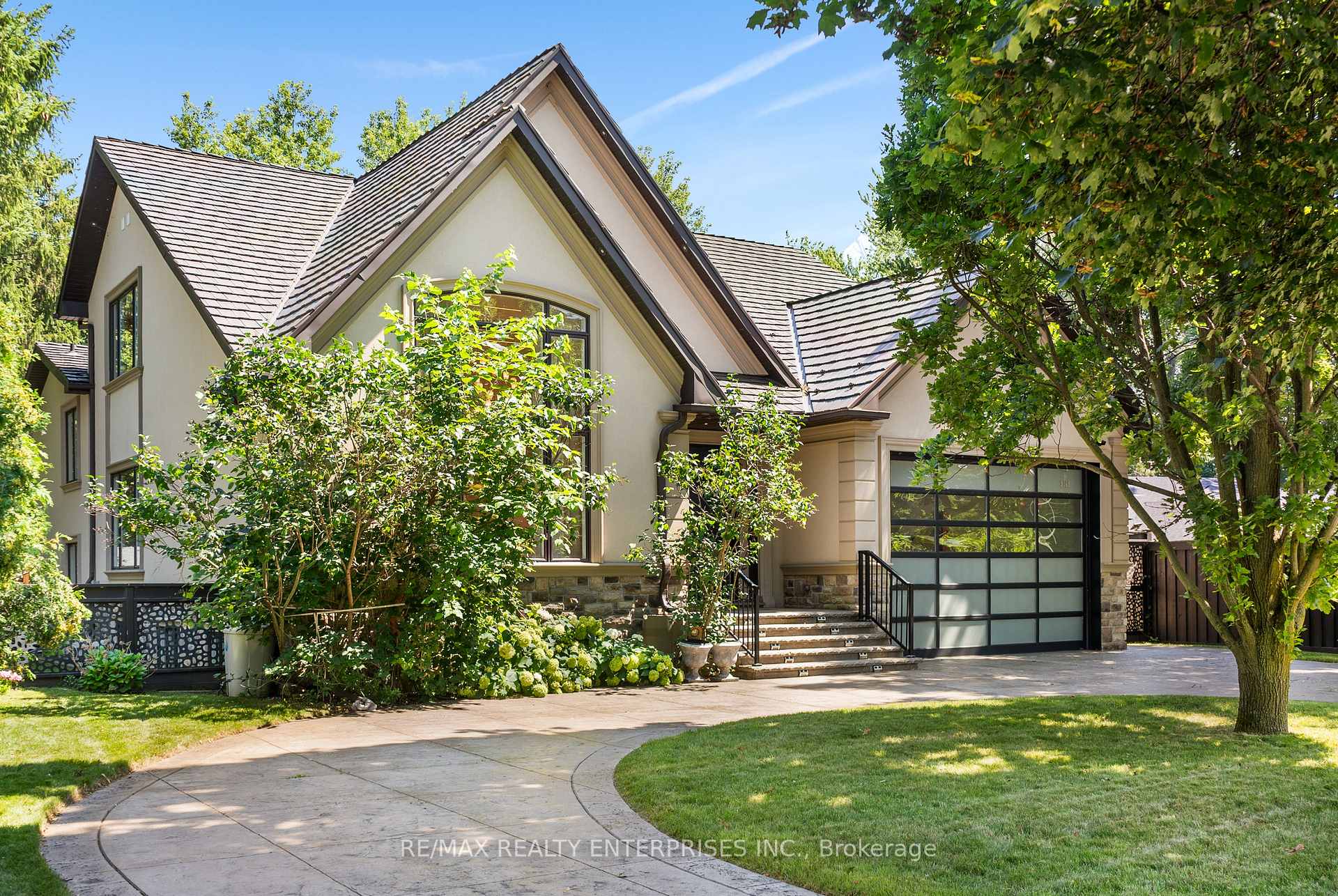 Photo 4 of 3168 Lakeshore Road W, Oakville, Bronte — HOMEH