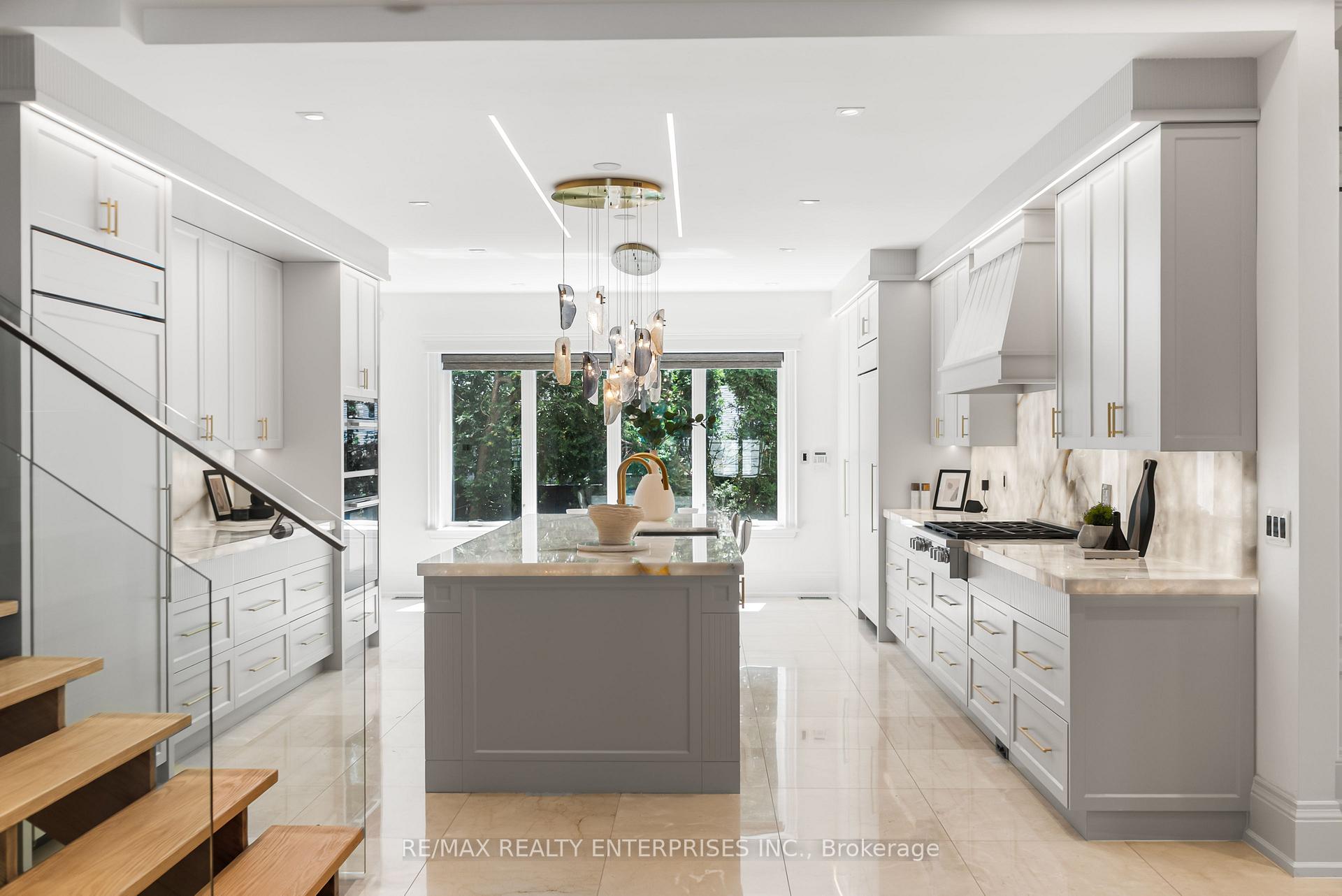 Photo 13 of 3168 Lakeshore Road W, Oakville, Bronte — HOMEH