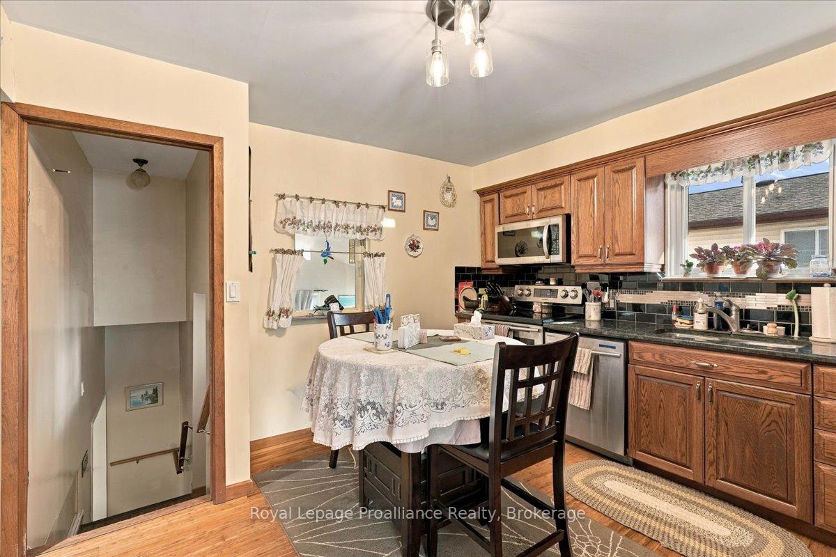 Photo 12 of 68 Tracey Street, Belleville, Belleville Ward — HOMEH