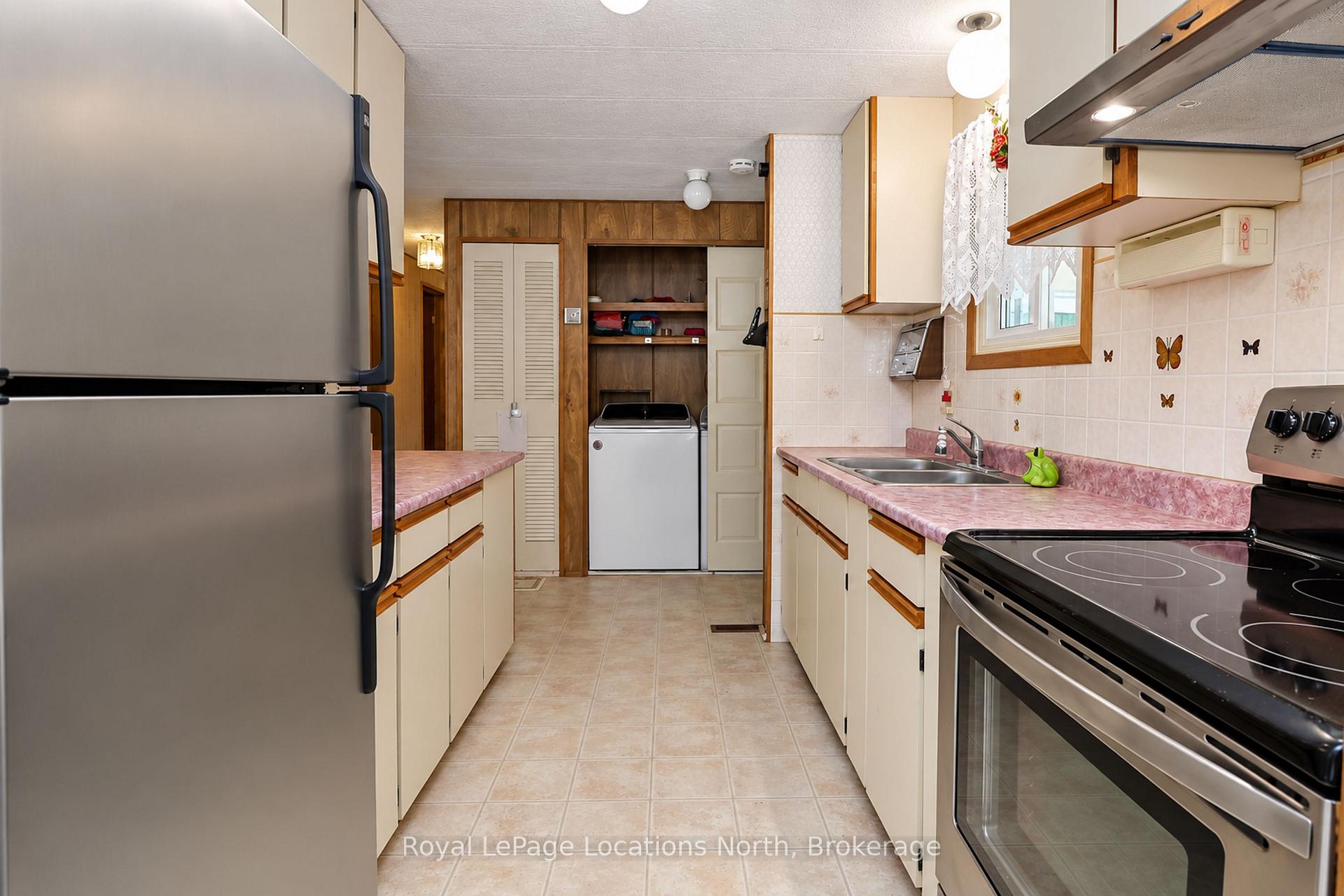 Photo 20 of 16 Sinclair Avenue S, Wasaga Beach — HOMEH