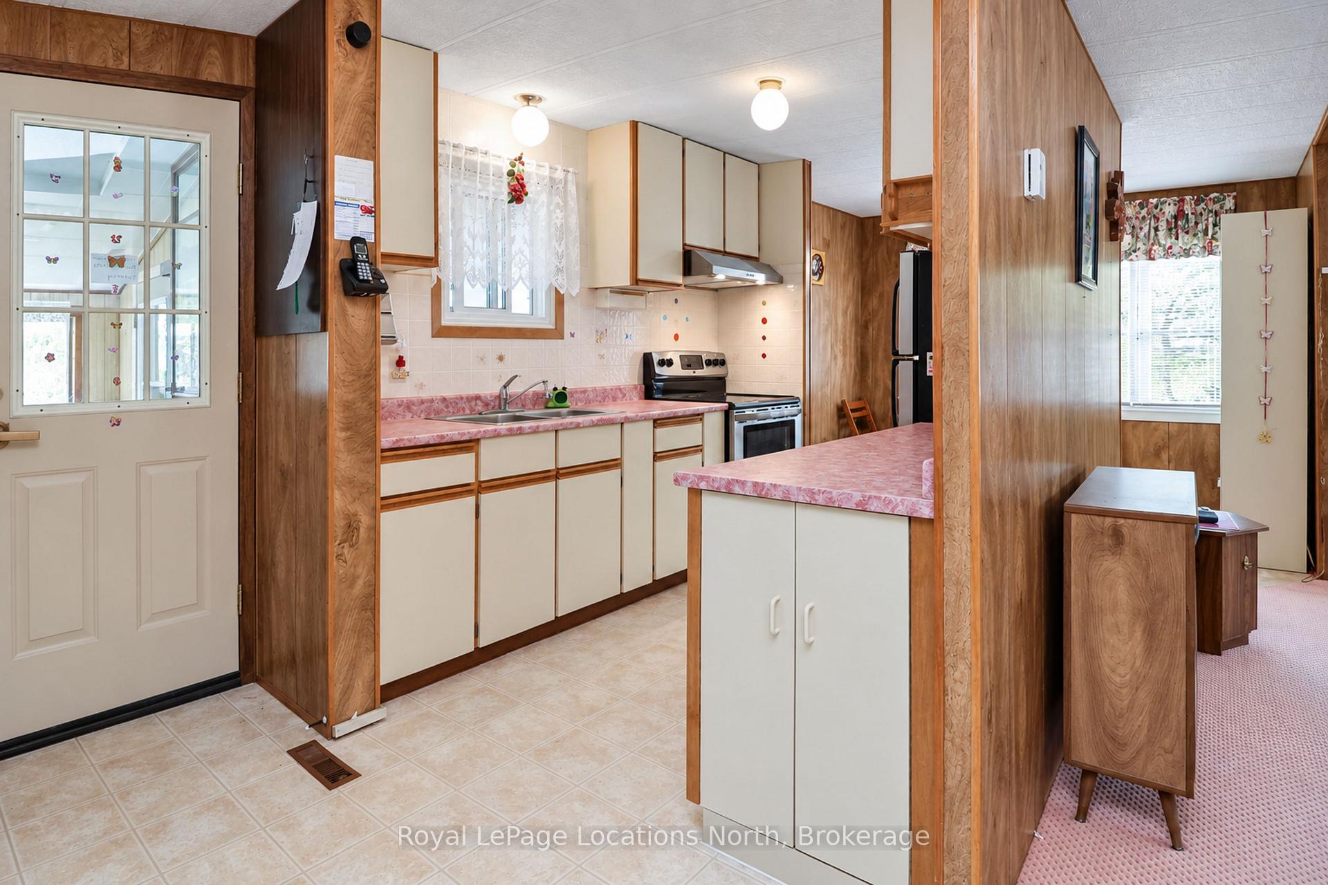 Photo 22 of 16 Sinclair Avenue S, Wasaga Beach — HOMEH