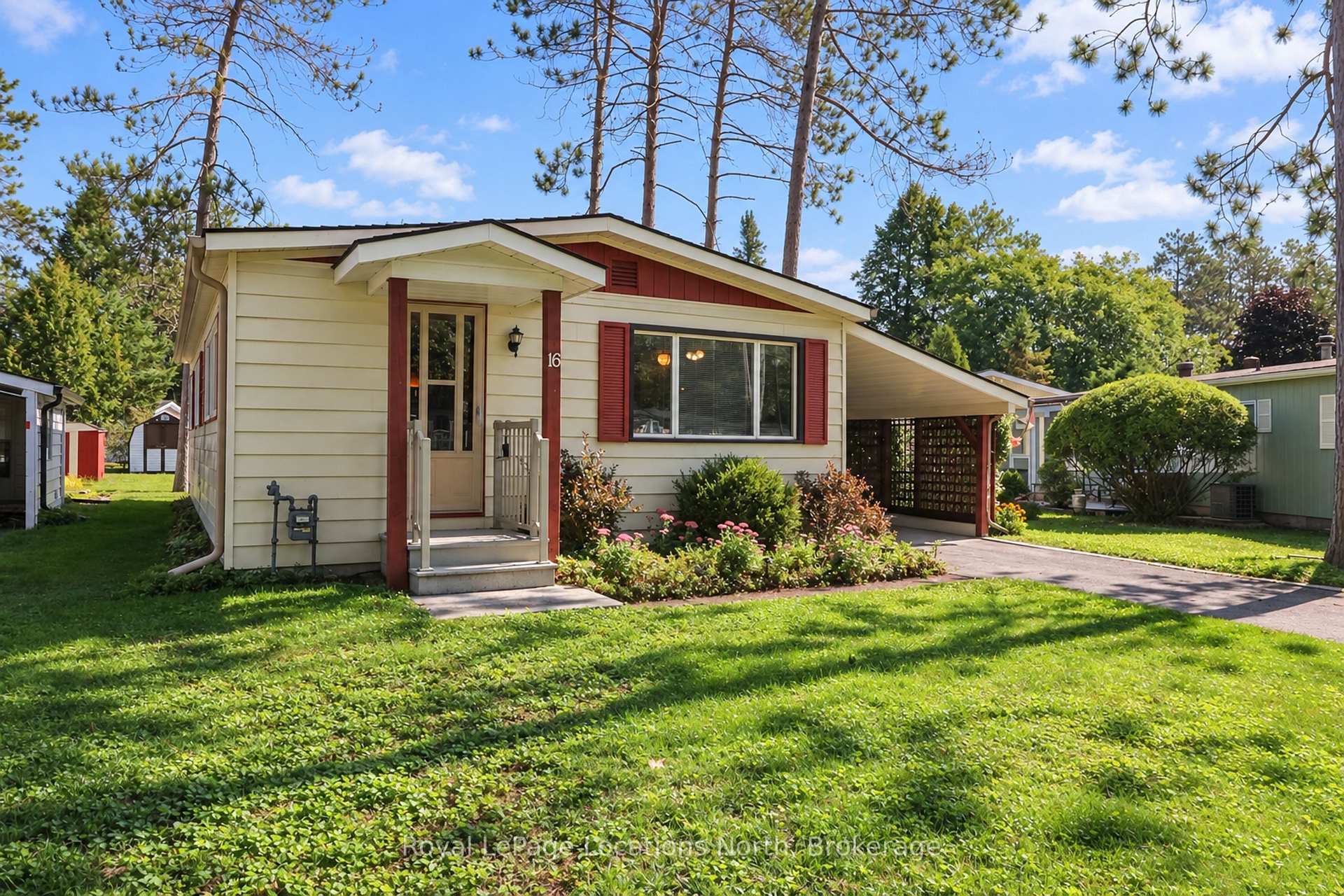 Photo 33 of 16 Sinclair Avenue S, Wasaga Beach — HOMEH