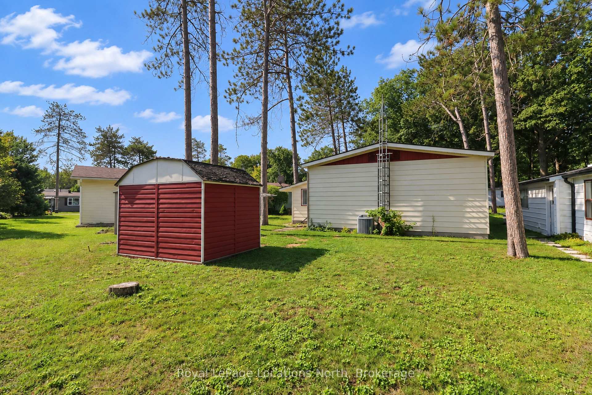 Photo 37 of 16 Sinclair Avenue S, Wasaga Beach — HOMEH