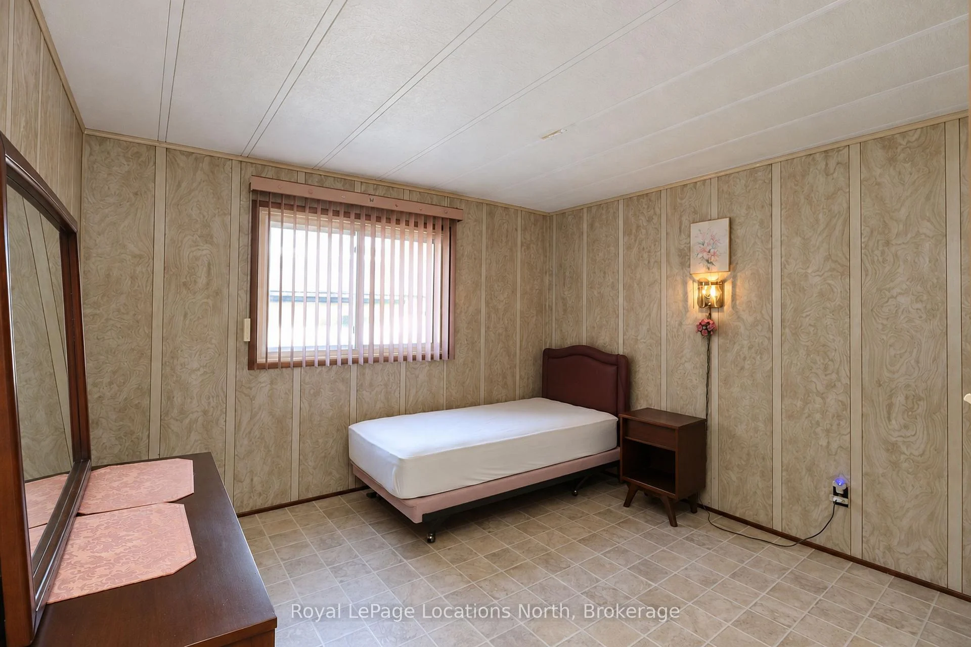 Photo 29 of 16 Sinclair Avenue S, Wasaga Beach — HOMEH