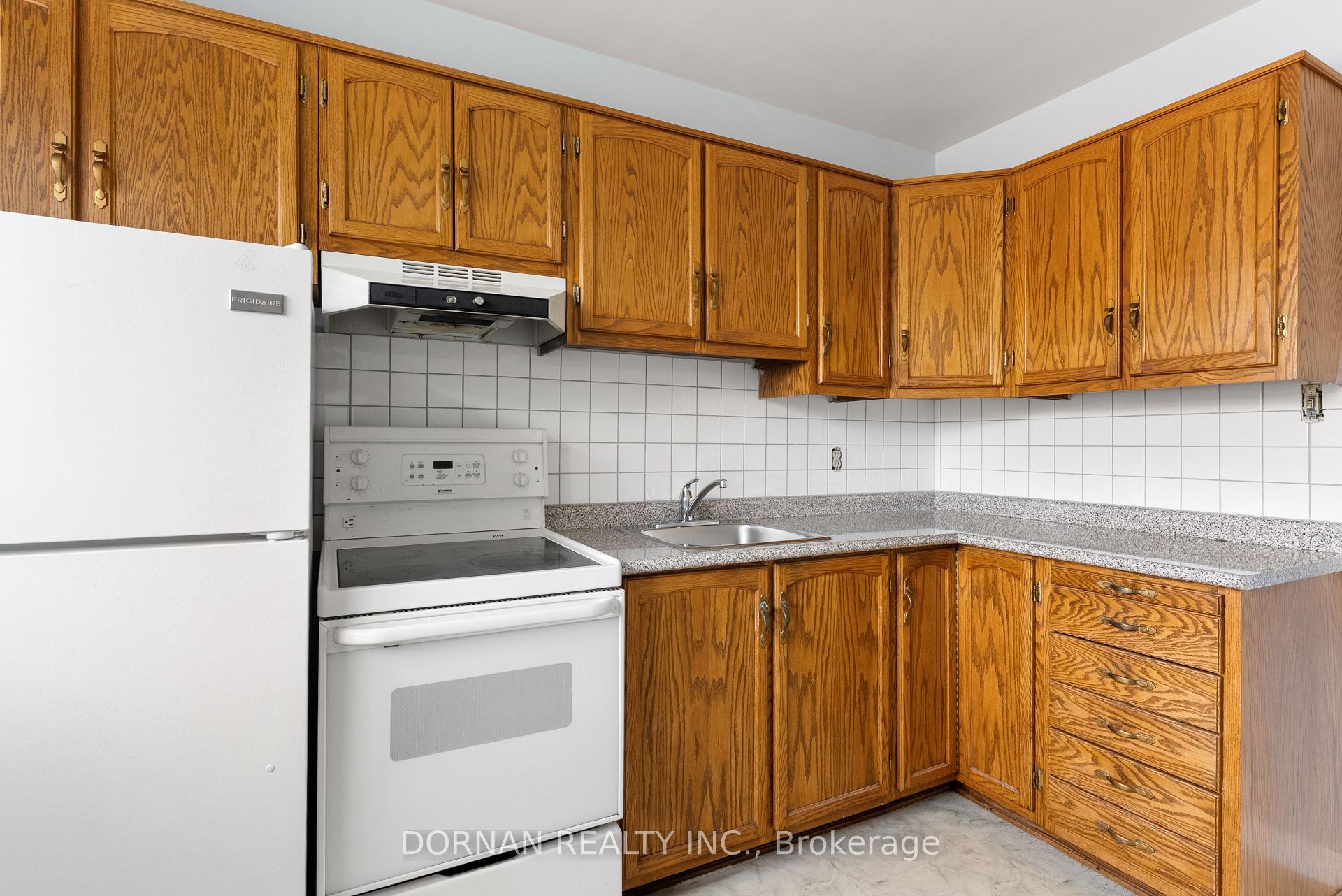 Photo 11 of Unit 3, 1061 Ravine Road, Oshawa, Lakeview — HOMEH