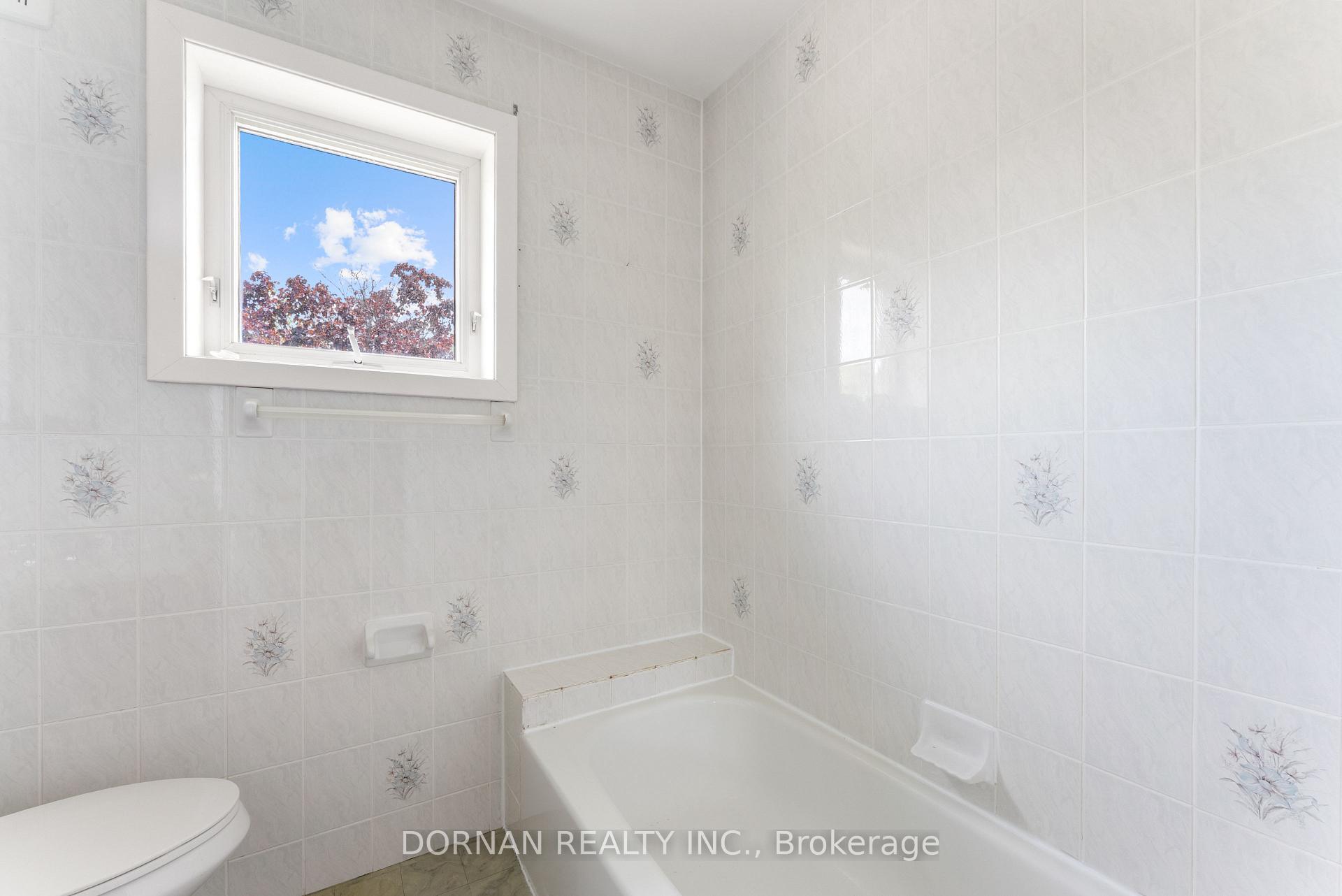 Photo 13 of Unit 3, 1061 Ravine Road, Oshawa, Lakeview — HOMEH