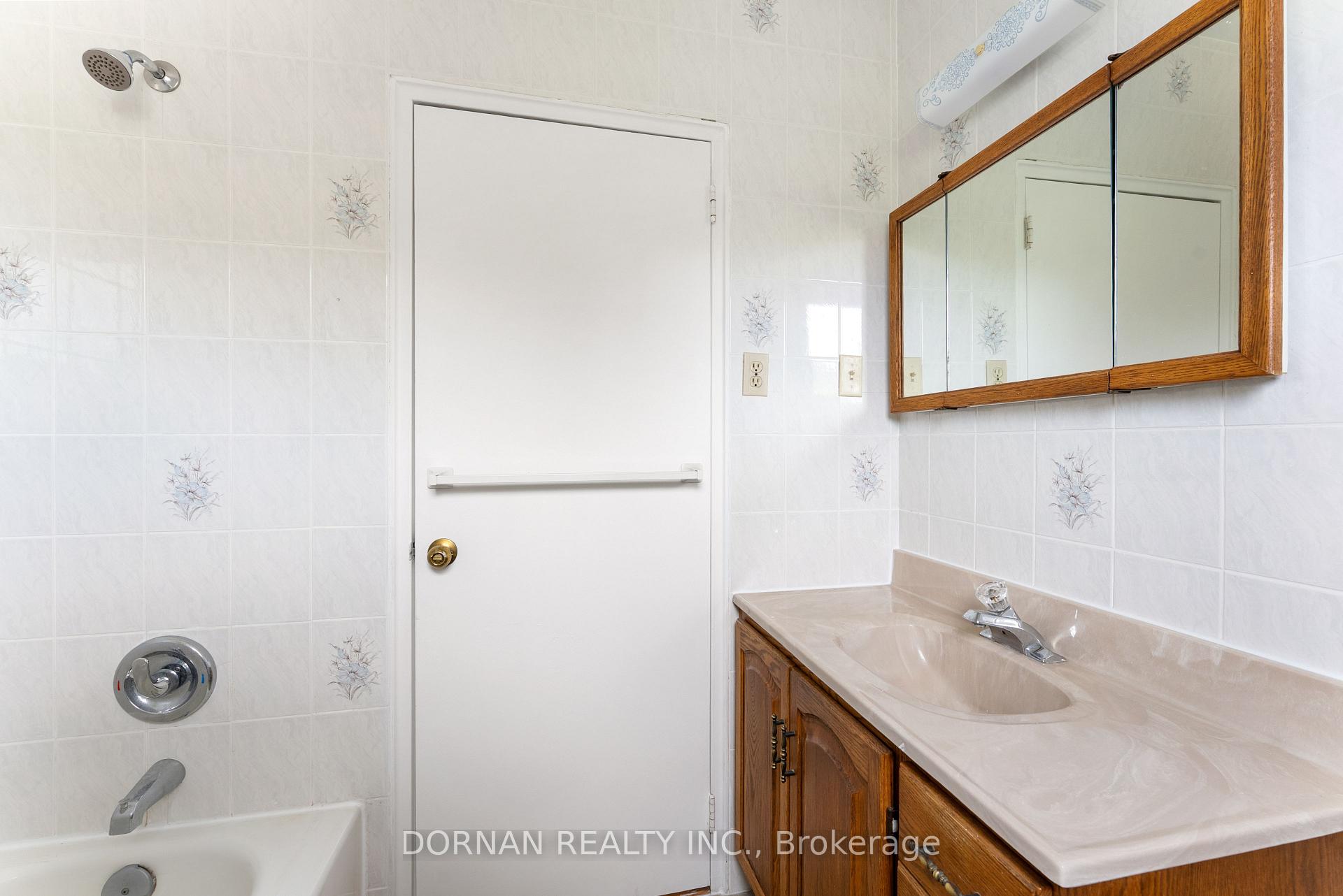 Photo 14 of Unit 3, 1061 Ravine Road, Oshawa, Lakeview — HOMEH