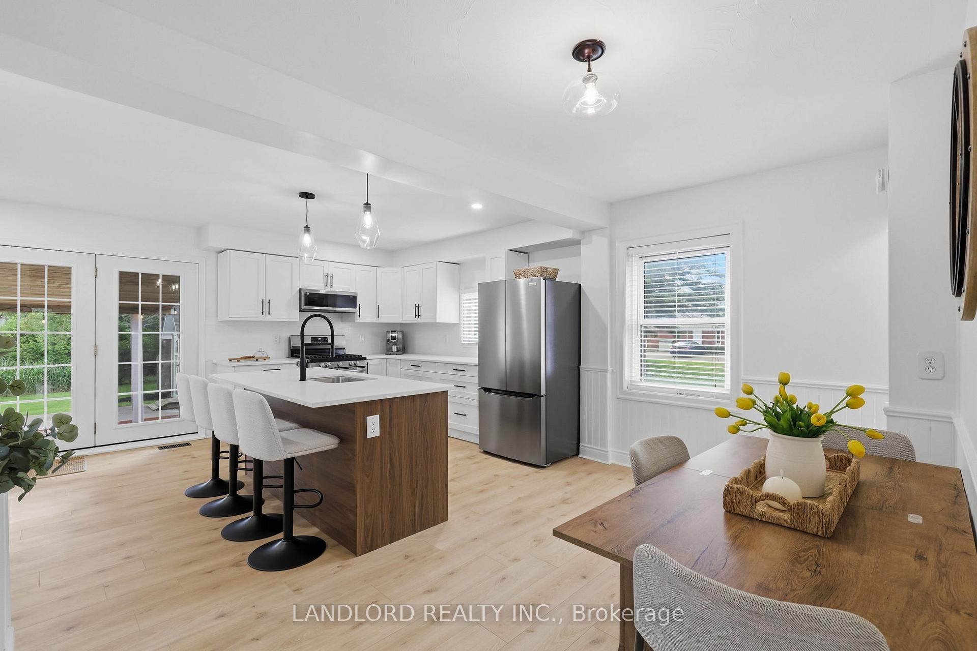 Photo 4 of 99 Fairview Avenue, St. Thomas — HOMEH