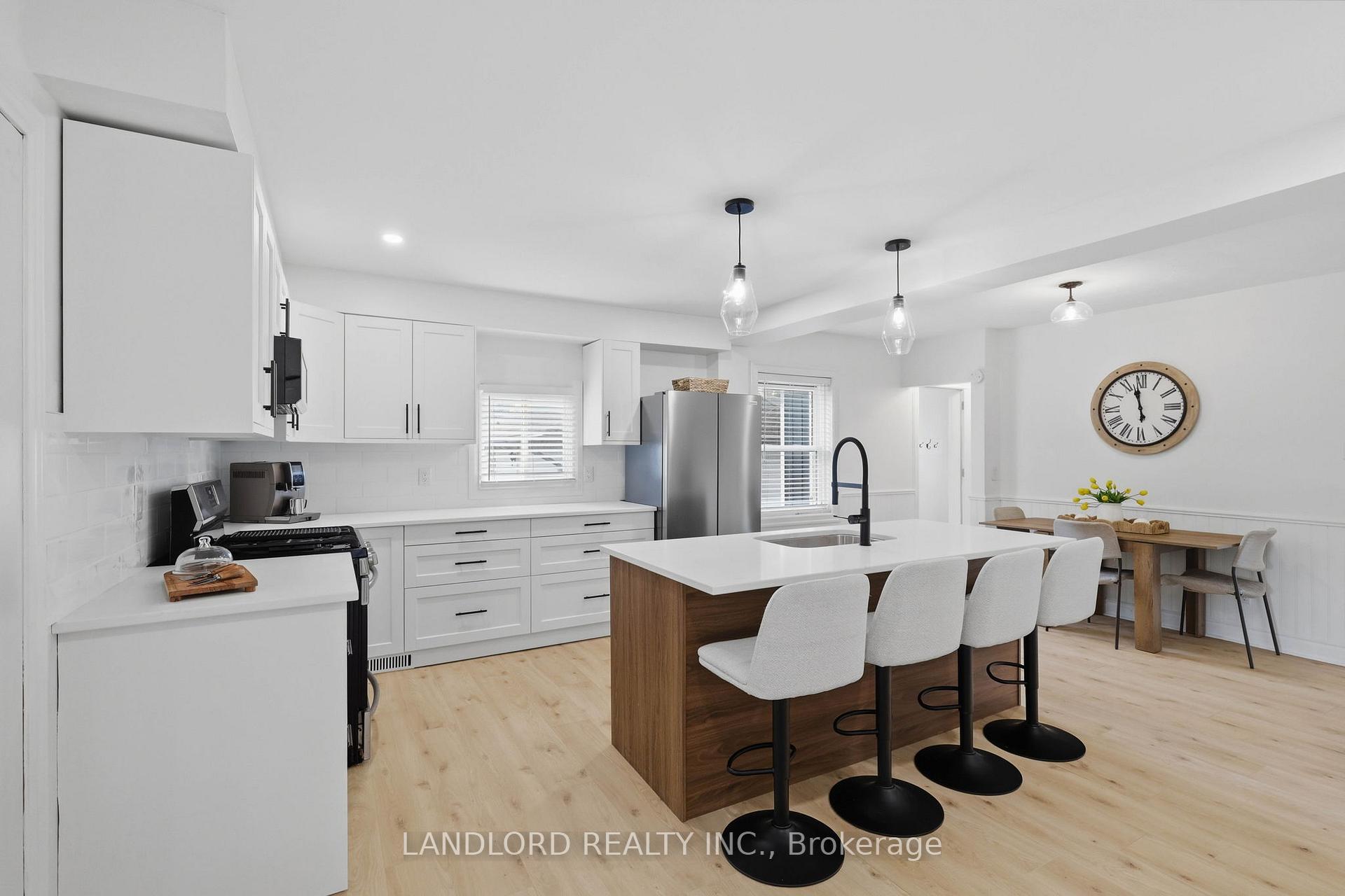 Photo 5 of 99 Fairview Avenue, St. Thomas — HOMEH