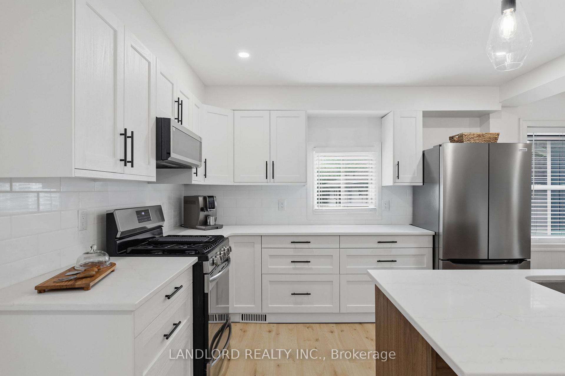 Photo 6 of 99 Fairview Avenue, St. Thomas — HOMEH