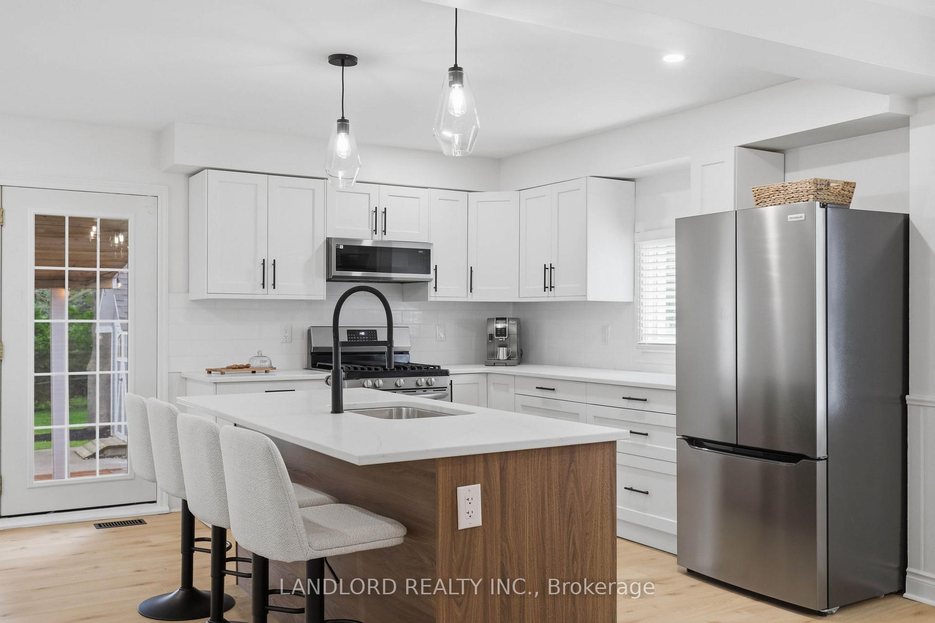 Photo 8 of 99 Fairview Avenue, St. Thomas — HOMEH