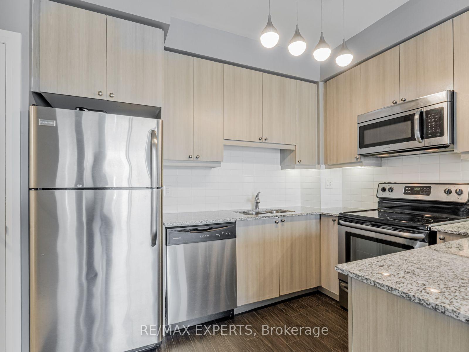 Photo 6 of Unit 204, 12 Woodstream Boulevard, Vaughan, Vaughan Grove — HOMEH
