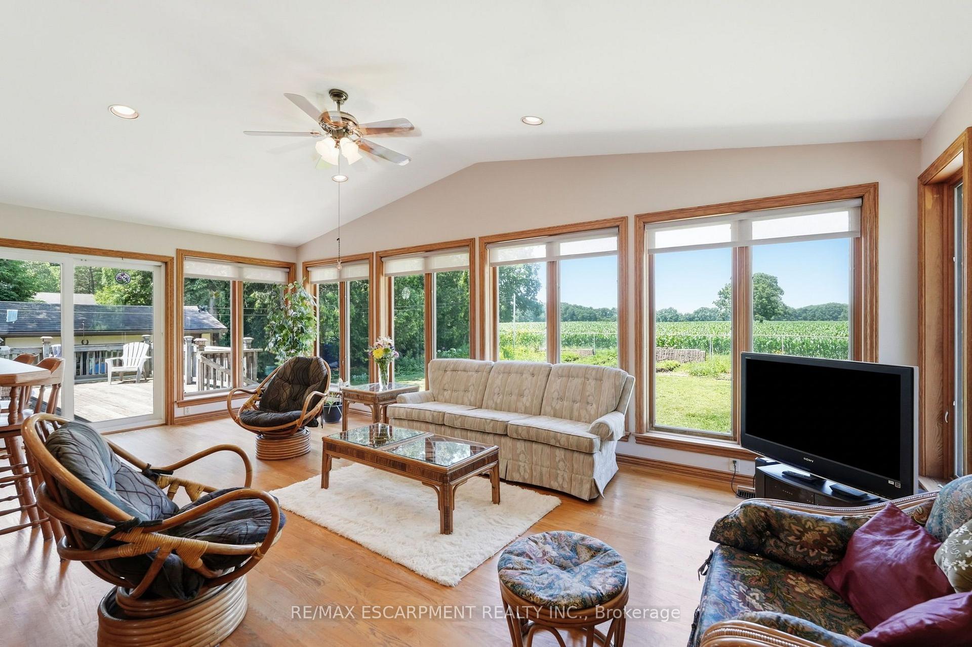 Photo 18 of 610 Miles Road, Hamilton, Rural Glanbrook — HOMEH
