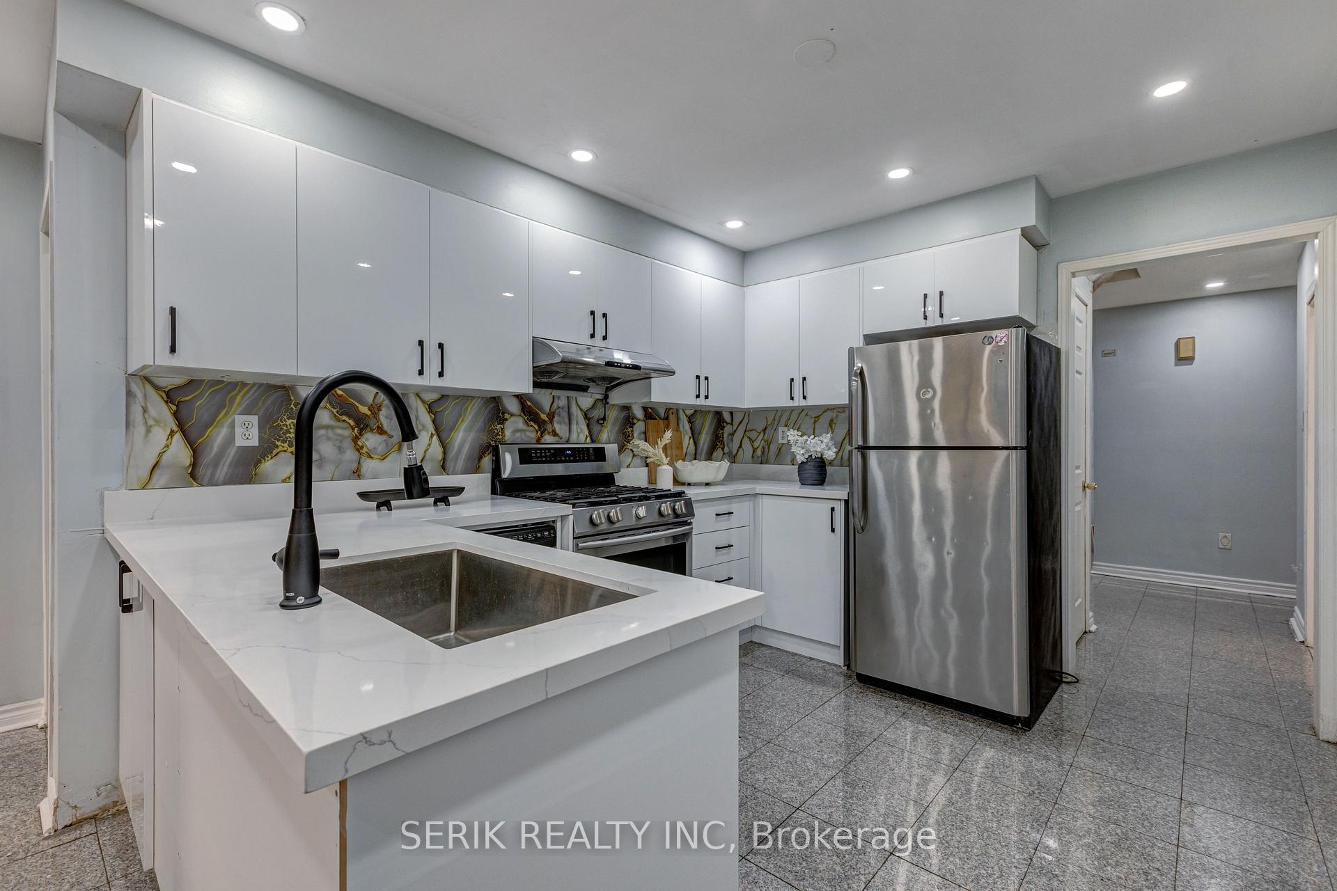 Photo 10 of 110 Havelock Drive, Brampton, Fletcher's Creek South — HOMEH